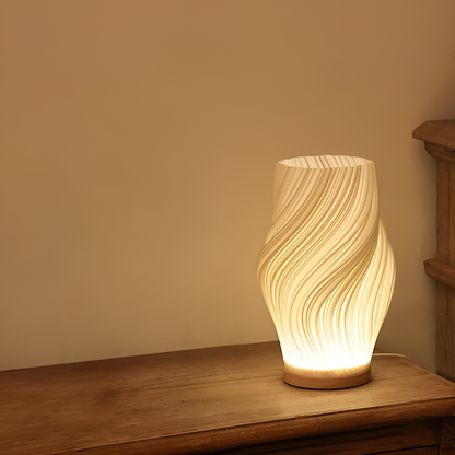 WaveStone Lampe – Naturinspirierte Tischleuchte mit Wellenmuster und Marmorsockel