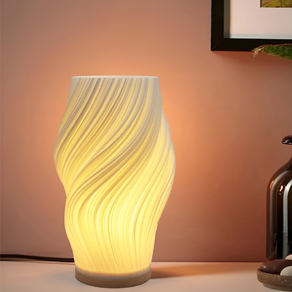 WaveStone Lampe – Naturinspirierte Tischleuchte mit Wellenmuster und Marmorsockel