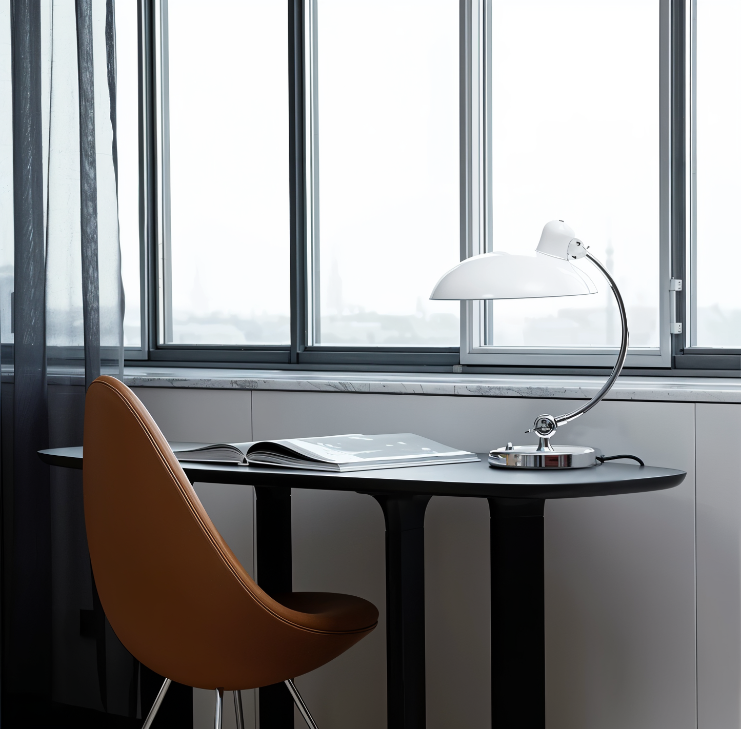 Verstellbare minimalistische Tischlampe im Retro-Stil