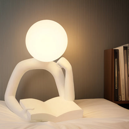 MuseMoon Statue – Denkfigur mit Mondkugel