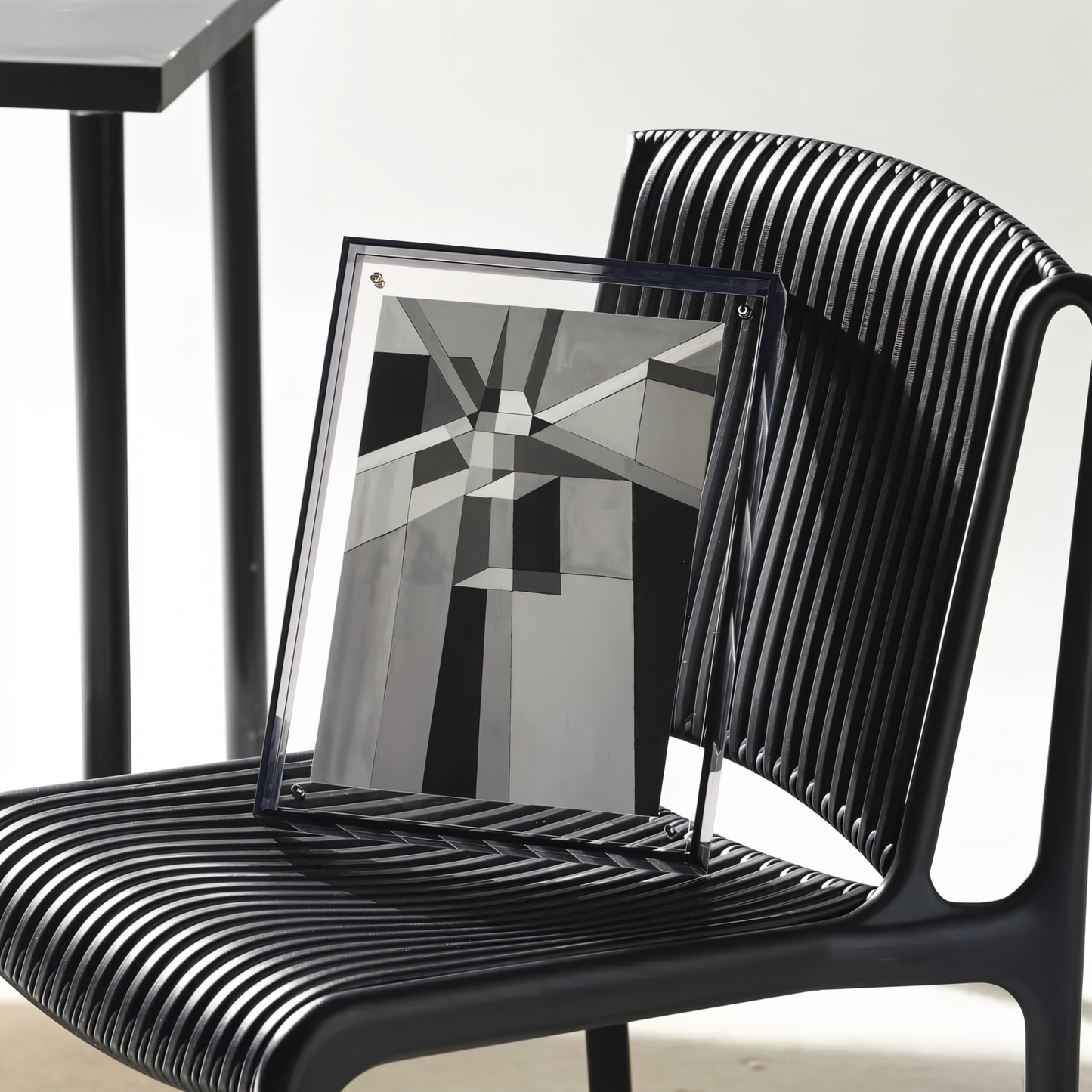 NeonGrid Frame – Acryl-Bilderrahmen mit Retro-Gitterdesign