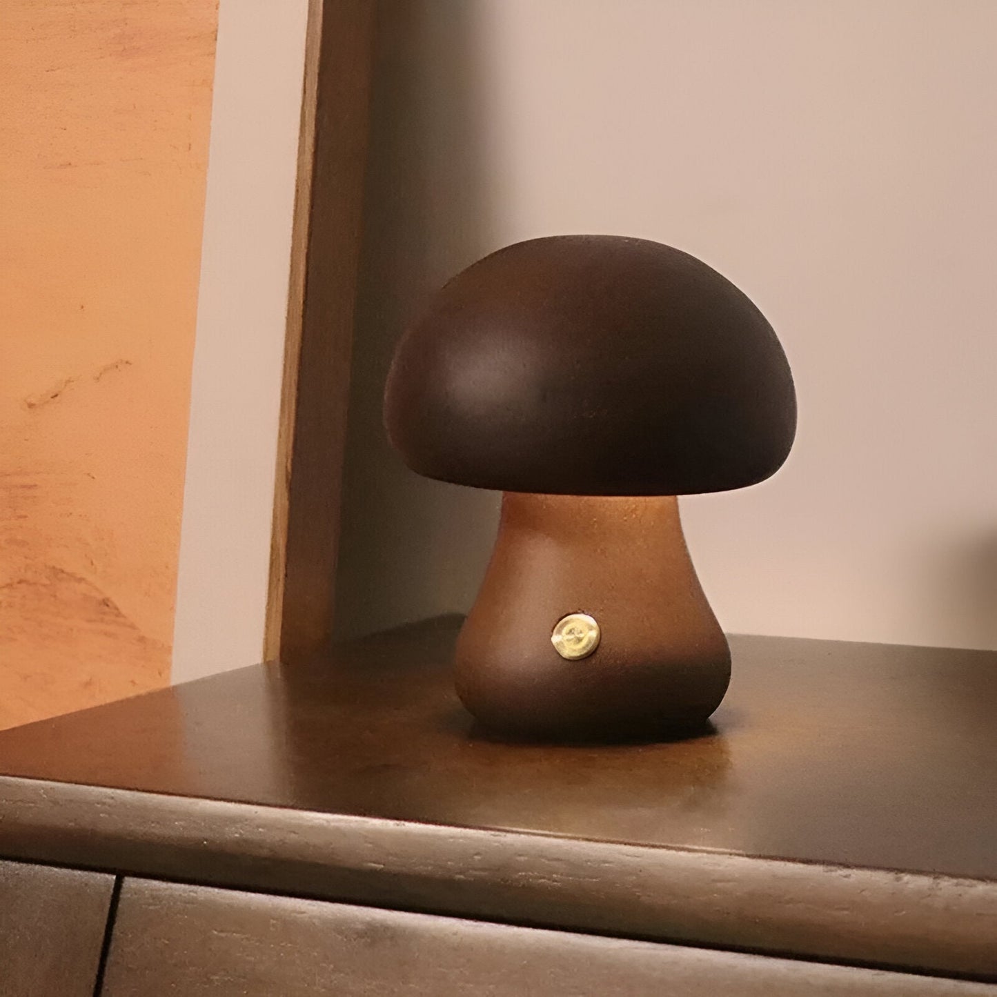 Pilzförmige Holzlampe mit Touch-Schalter