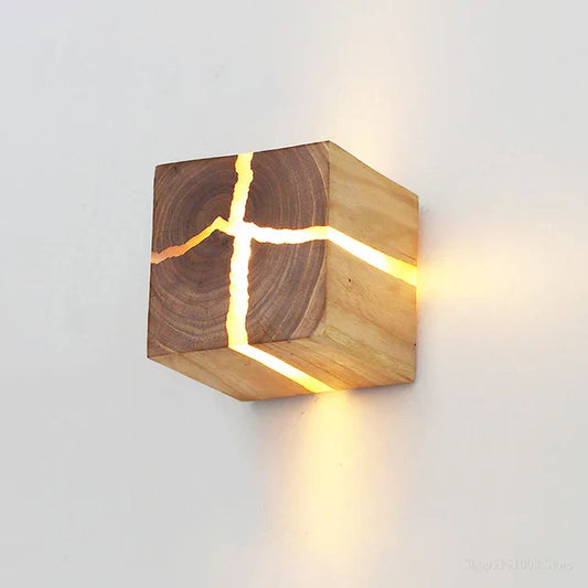 Quadratische Nachttischlampe aus Holz