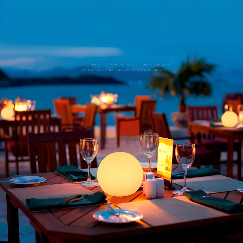 Thessara – LED-Tischlampe