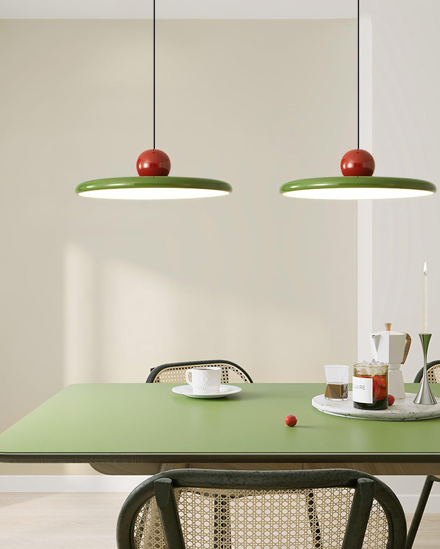 Luca – Modern Flying Saucer LED Tischlampe