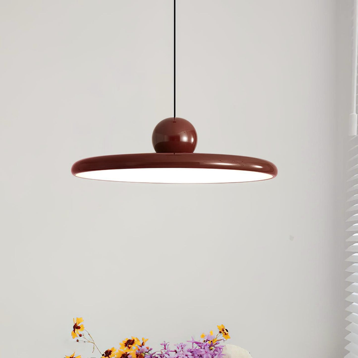 Luca – Modern Flying Saucer LED Tischlampe