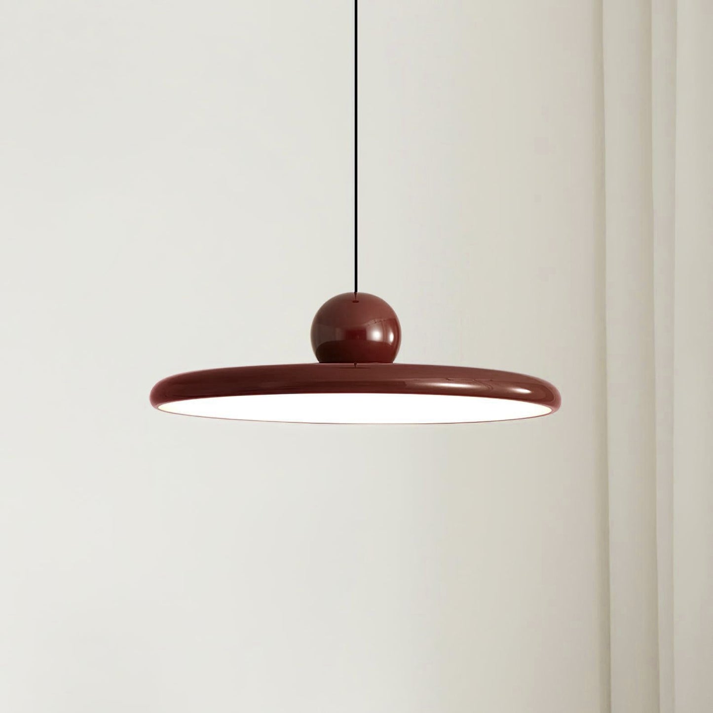 Luca – Modern Flying Saucer LED Tischlampe