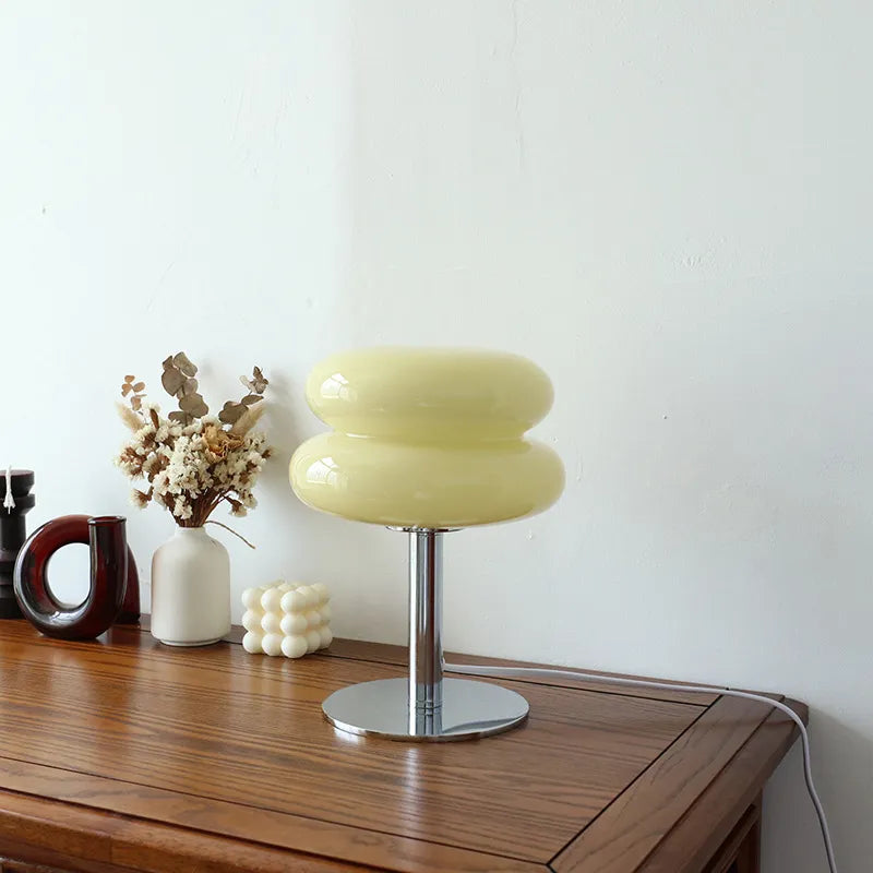Tischlampe im Mid-Century-Design