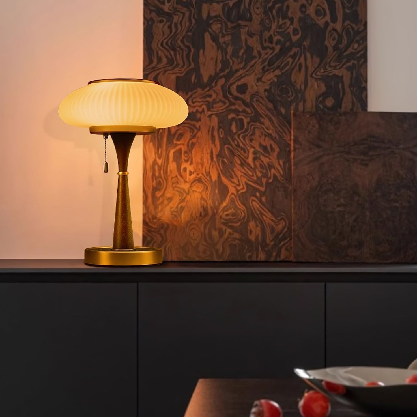 Noelia – Retro Tischlampe aus Massivholz