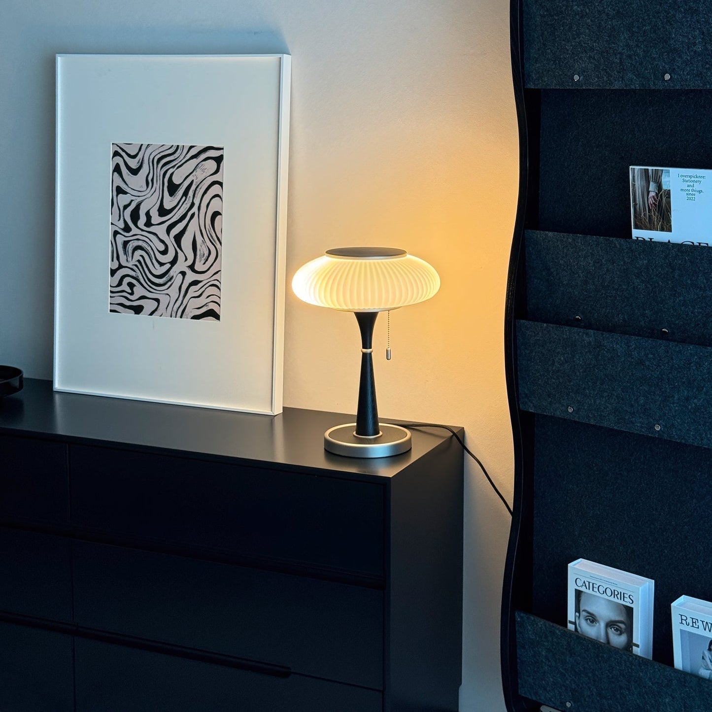 Noelia – Retro Tischlampe aus Massivholz