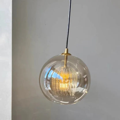 Moderner Glaslüster im Quallen-Design
