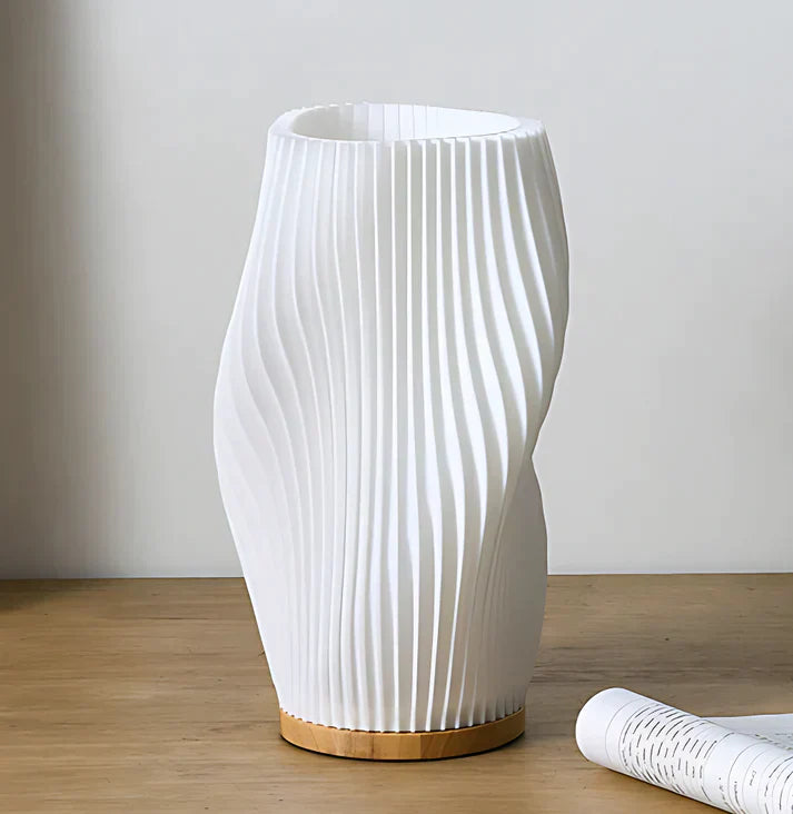 Nerea – Moderne Wavecrest Tischlampe