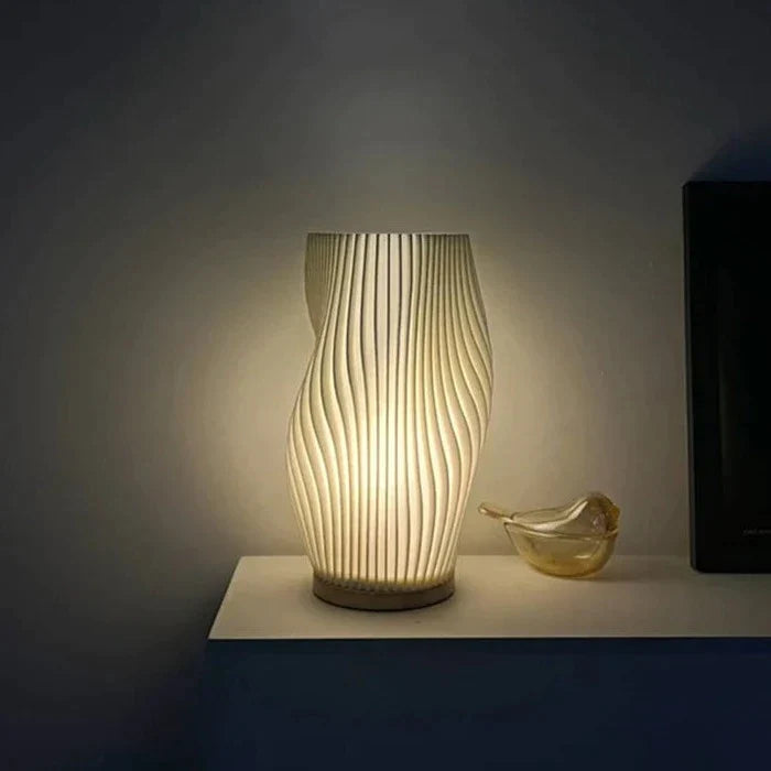 Nerea – Moderne Wavecrest Tischlampe