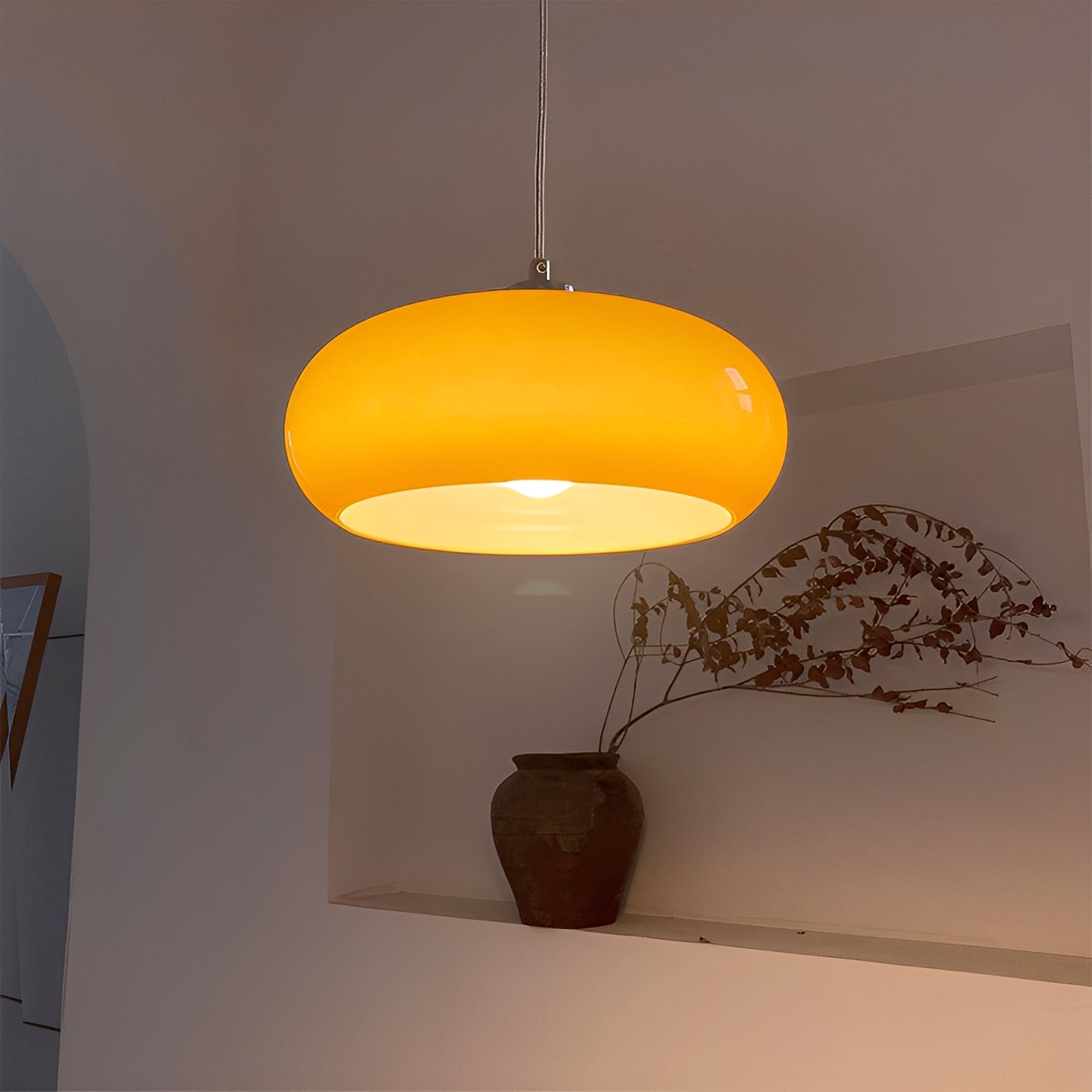 Noemi – Bauhaus Retro Restaurantleuchte