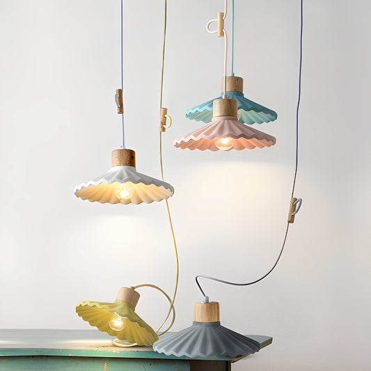 Alina – Moderner Resin-Holz-Kronleuchter