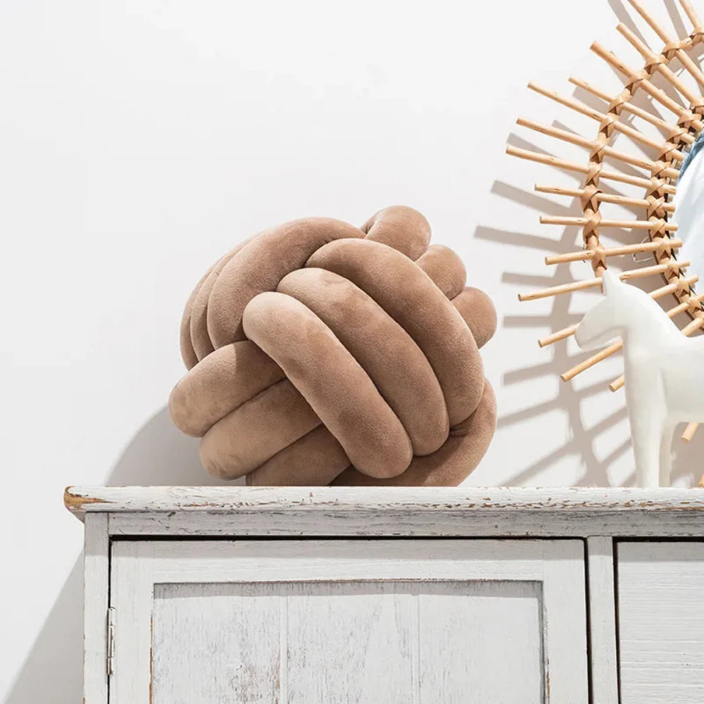 Moko – Geflochtenes Samtkissen