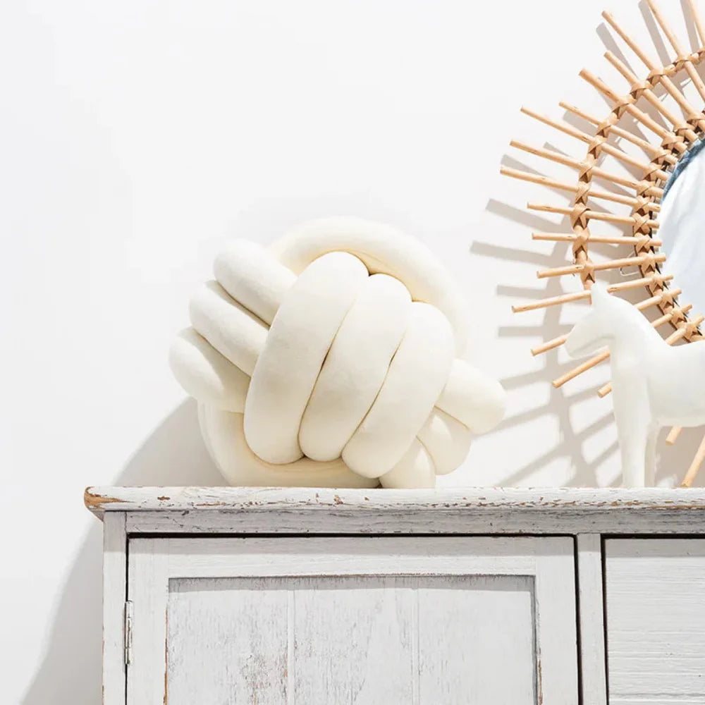 Moko – Geflochtenes Samtkissen