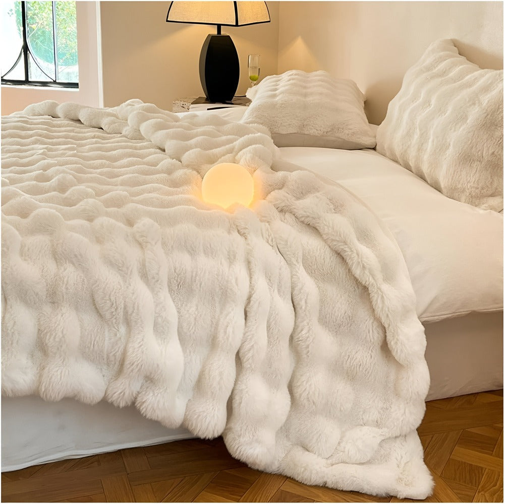 Yumi – Luxuriöse Bubble-Velvet-Decke