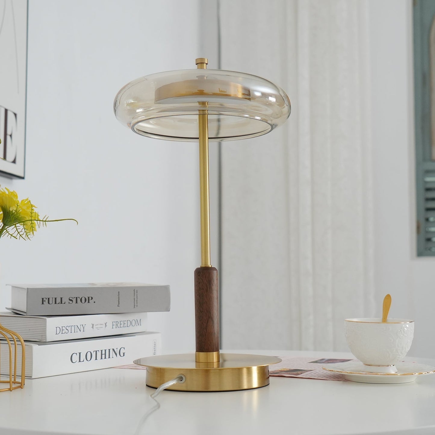 Redondo – Elegante LED-Tischlampe aus Metall und Glas