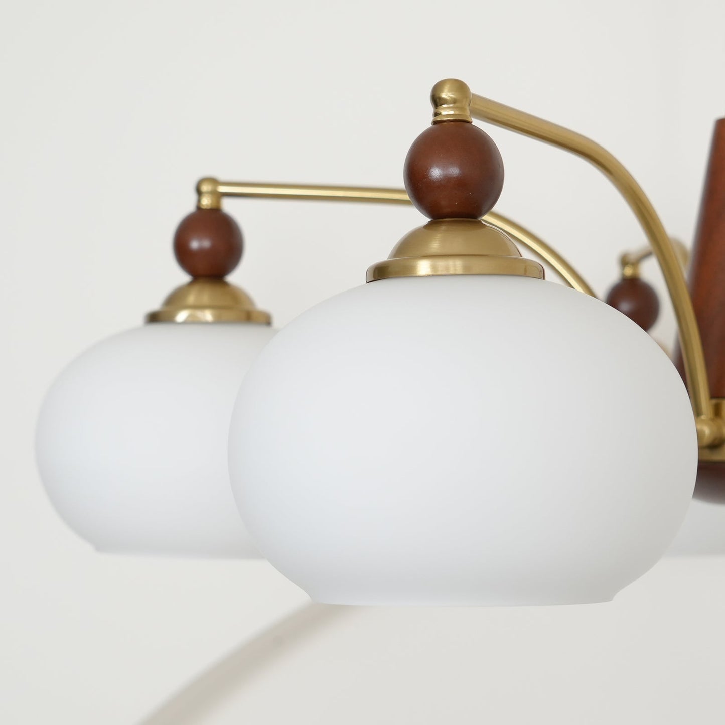 Calliope – Retro-Kronleuchter mit nostalgischem Flair