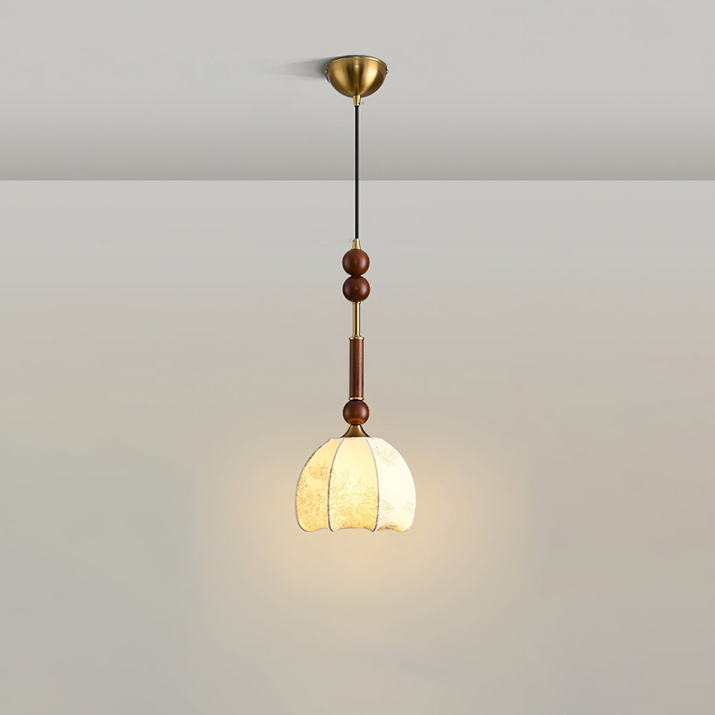 Romy – Pendelleuchte im römischen Stil mit Glas, Holz und Messing