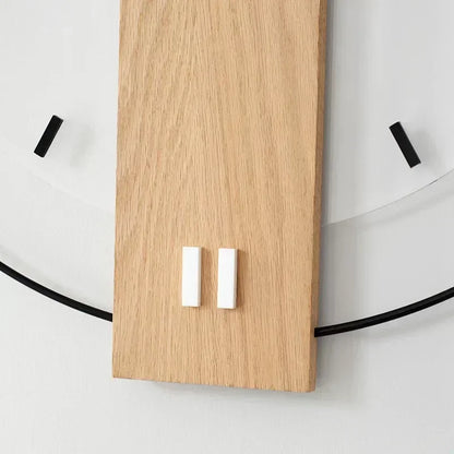 Leise Wanduhr aus Eichenholz