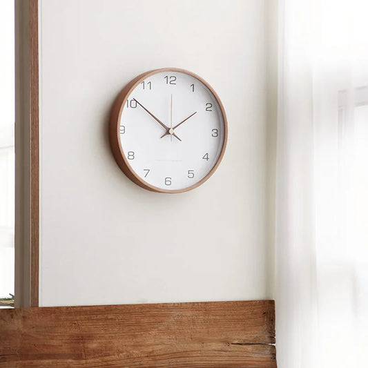 Wanduhr aus Holz im koreanischen Stil