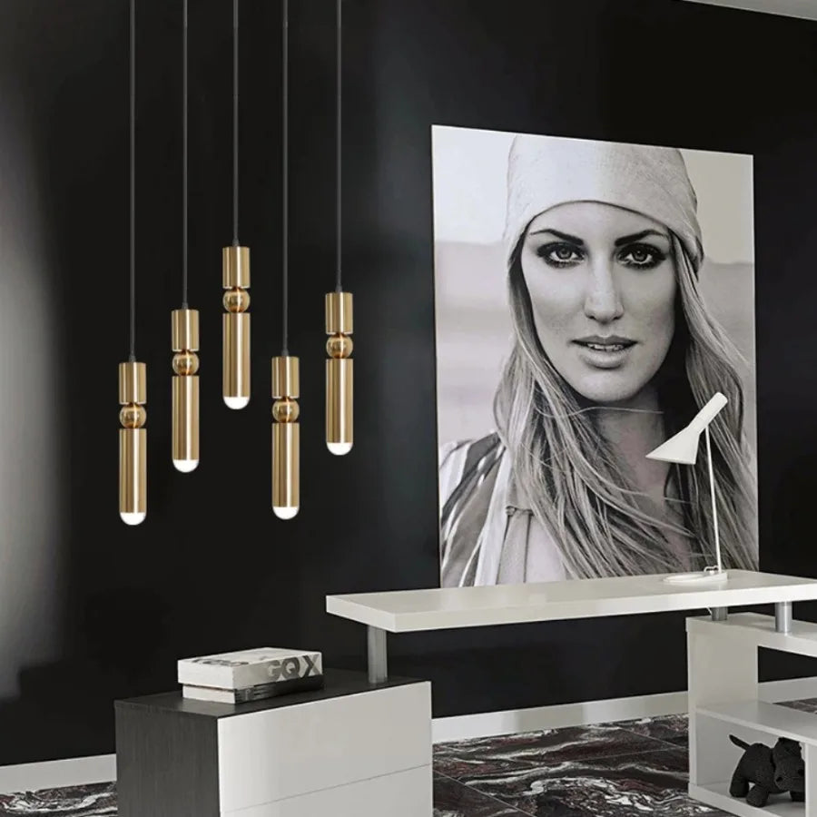Aurea – Elegante Goldene LED-Hängelampe