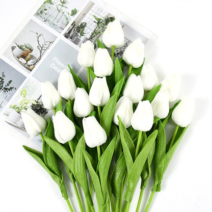 Realistische Kunsttulpen im eleganten Frühlingsstrauß