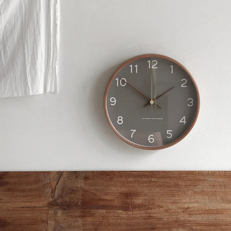 Wanduhr aus Holz im koreanischen Stil