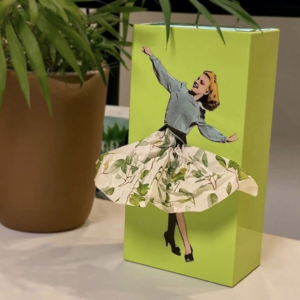 Design-Taschentuchbox Tänzerin im Wind – Eleganz für den Alltag