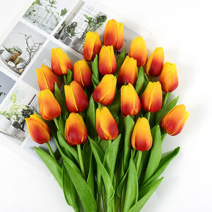 Realistische Kunsttulpen im eleganten Frühlingsstrauß
