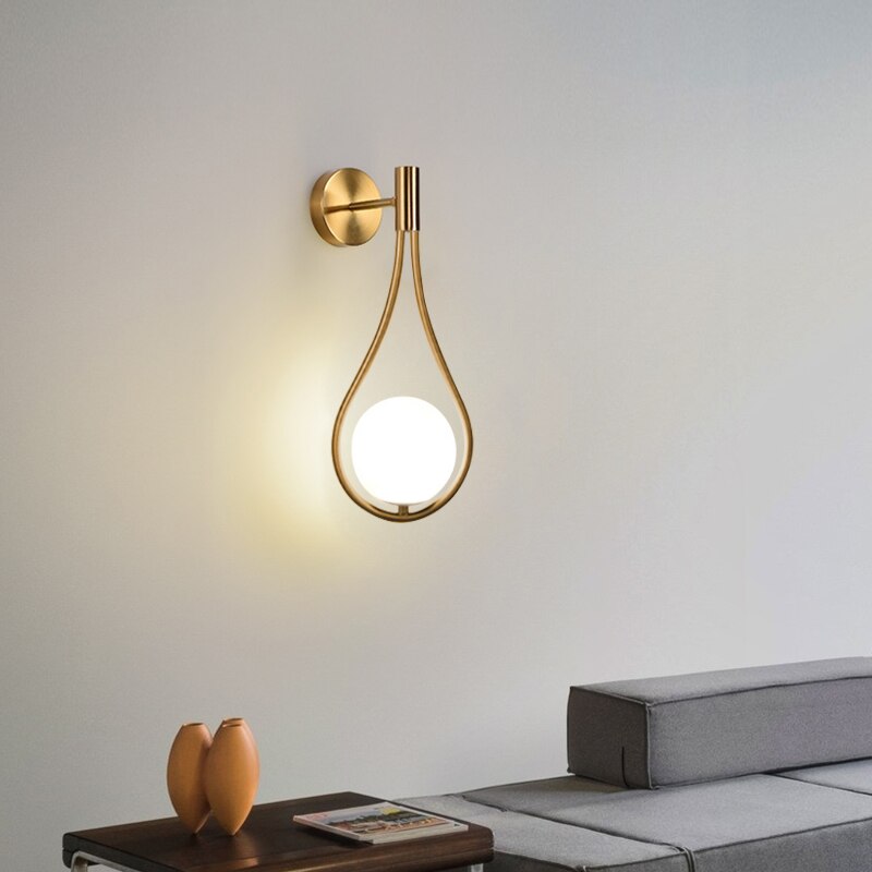 Moderne Glaskugel-Wandleuchte