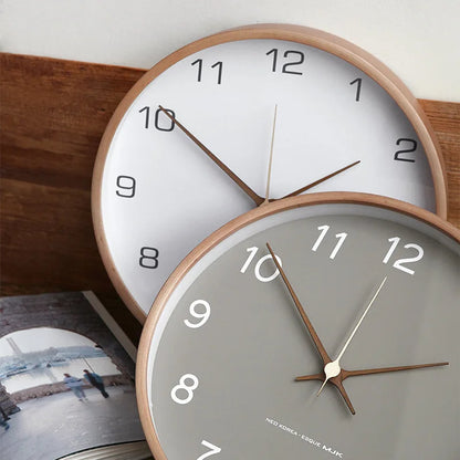 Wanduhr aus Holz im koreanischen Stil
