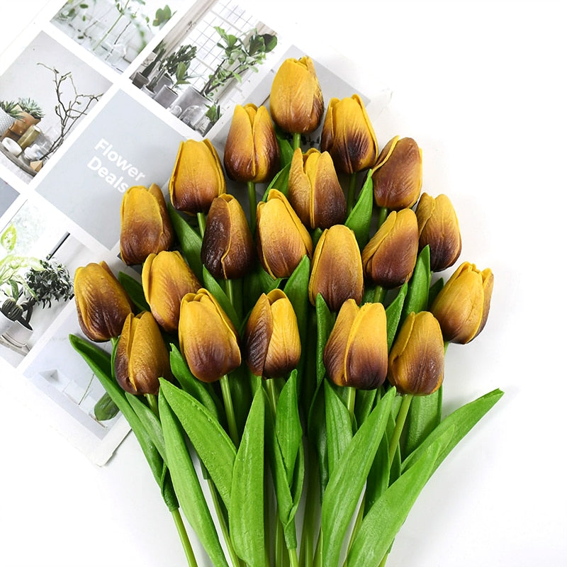 Realistische Kunsttulpen im eleganten Frühlingsstrauß