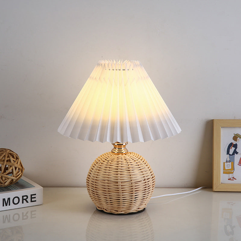 Elodia – Gefaltete Nachttischlampe