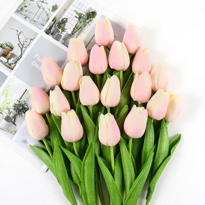 Realistische Kunsttulpen im eleganten Frühlingsstrauß