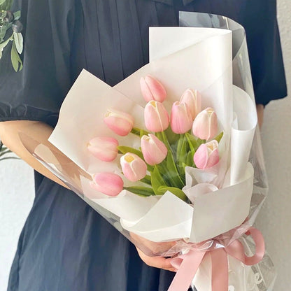 Realistische Kunsttulpen im eleganten Frühlingsstrauß