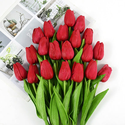 Realistische Kunsttulpen im eleganten Frühlingsstrauß