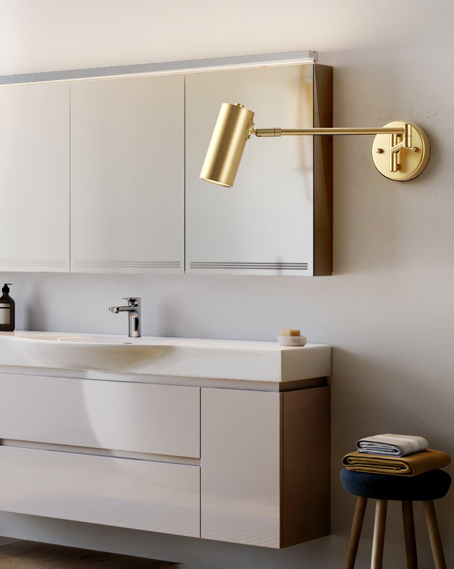 Lina – Verstellbare Wandleuchte mit Schwenkarm im modernen Design