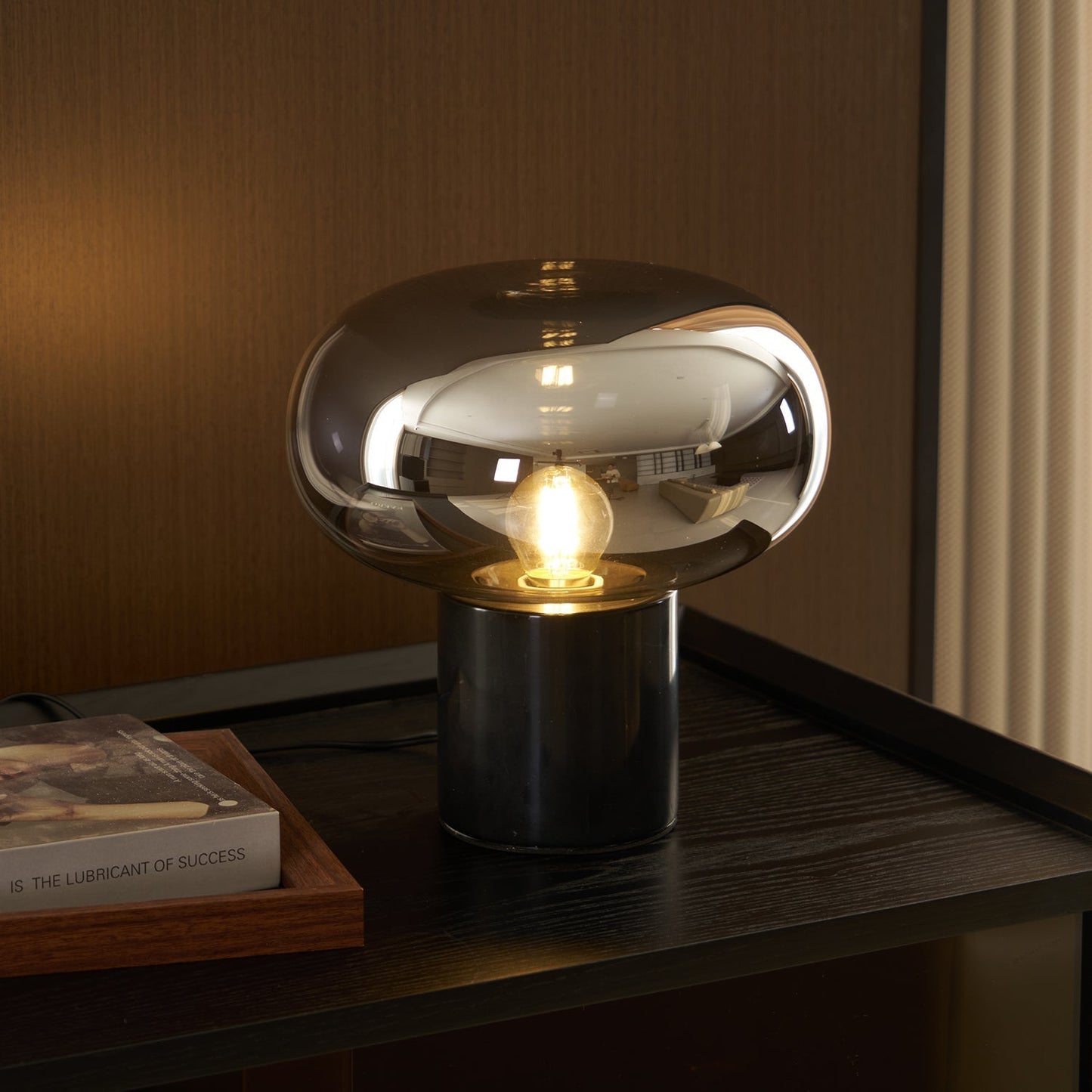 Lin – Glas-Tischlampe im Nordischen Design