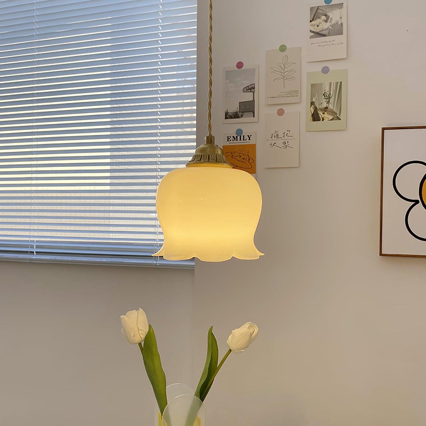 Odette – Französische Retro-Hängeleuchte Maiglöckchen-Design