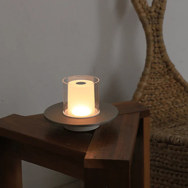 LumaGlow – Stilvolle LED-Kerze mit Induktionssteuerung und flammenlosem Licht