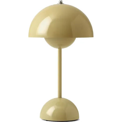 Aufladen der Touch Bud Mushroom Lampe