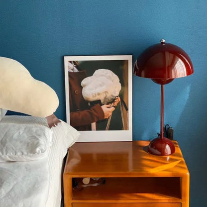 Aufladen der Touch Bud Mushroom Lampe