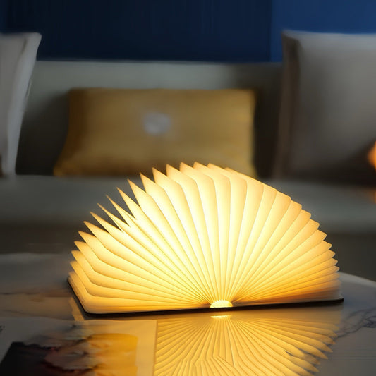 LightTale – Holzbuchlampe zum Falten – dein magisches Leselicht