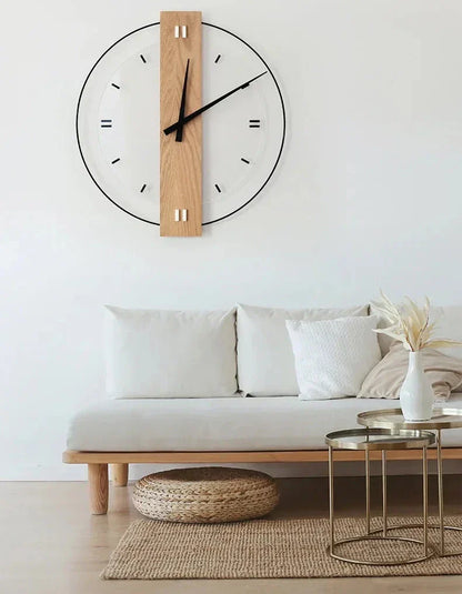 Leise Wanduhr aus Eichenholz