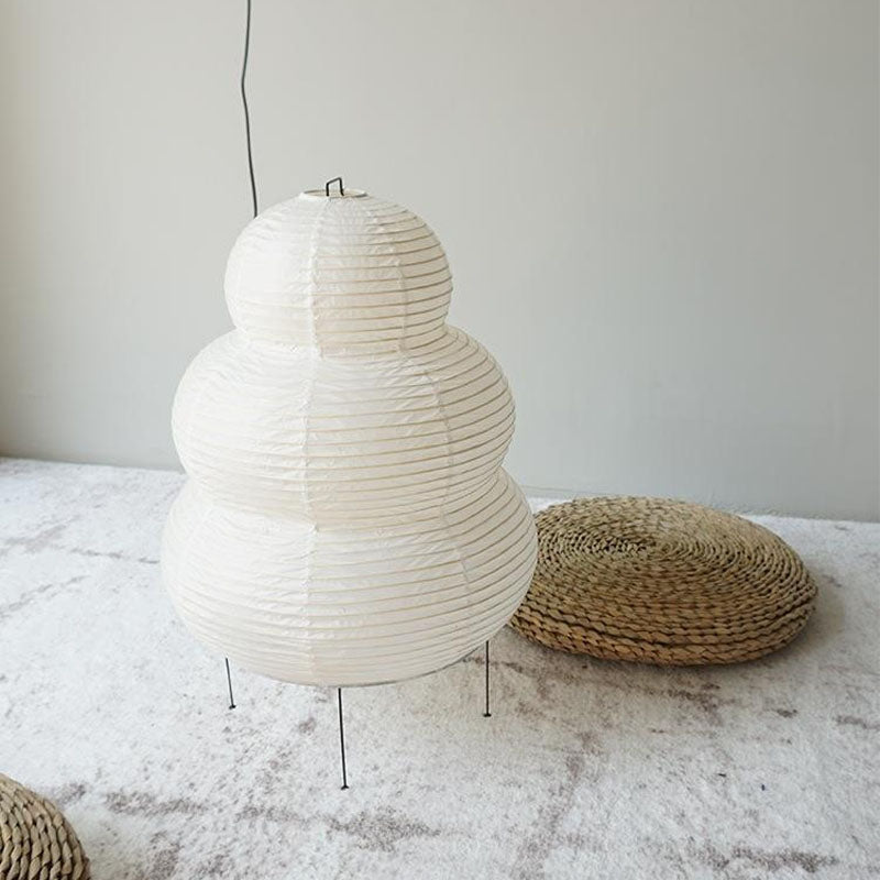 Japanische Reispapierlampe im künstlerischen Design