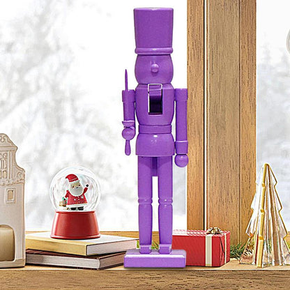 Zeitloser Weihnachtsnussknacker aus Massivholz