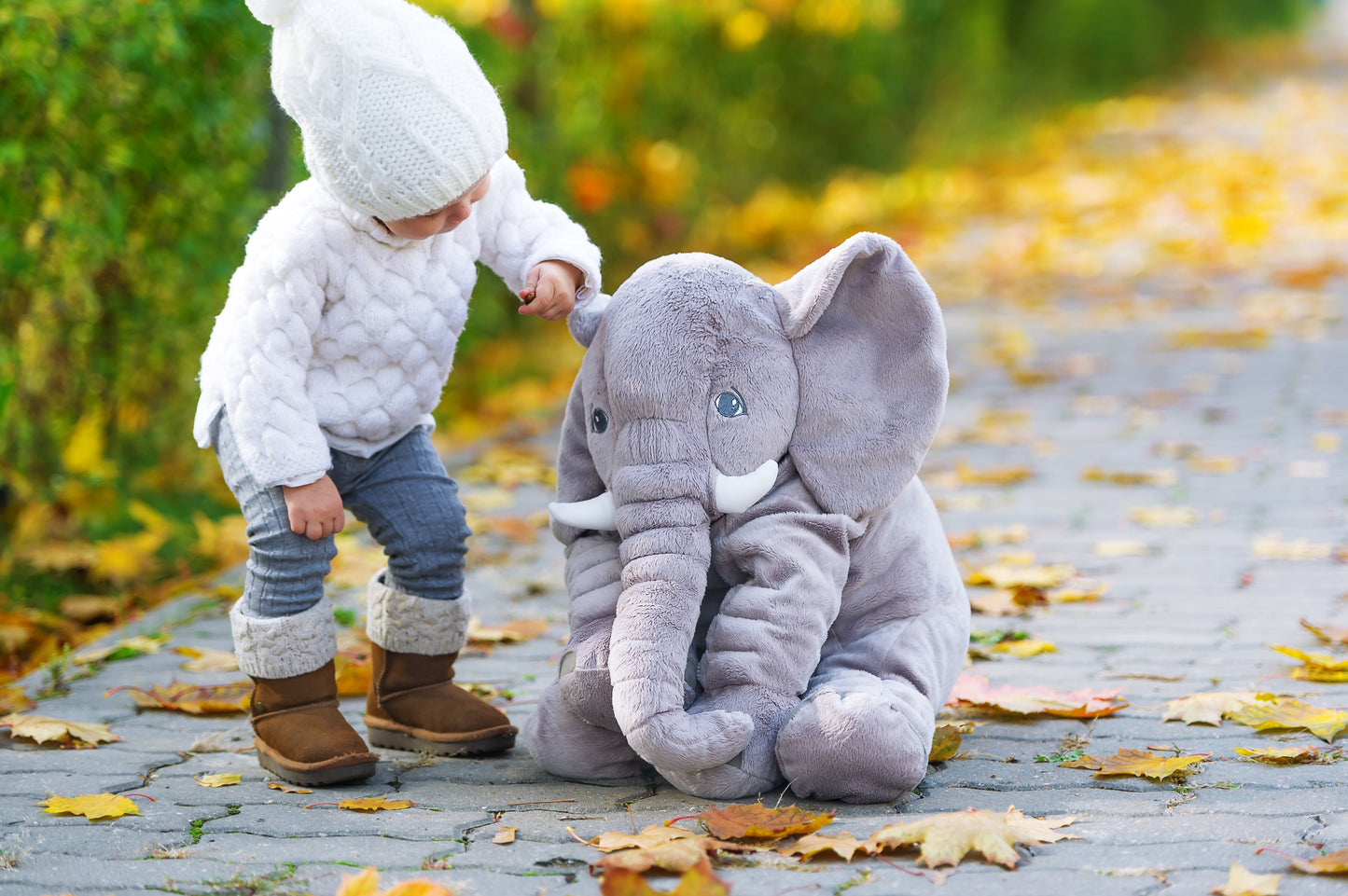 EleCuddle – Süßes Elefantenkissen zum Kuscheln & Dekorieren